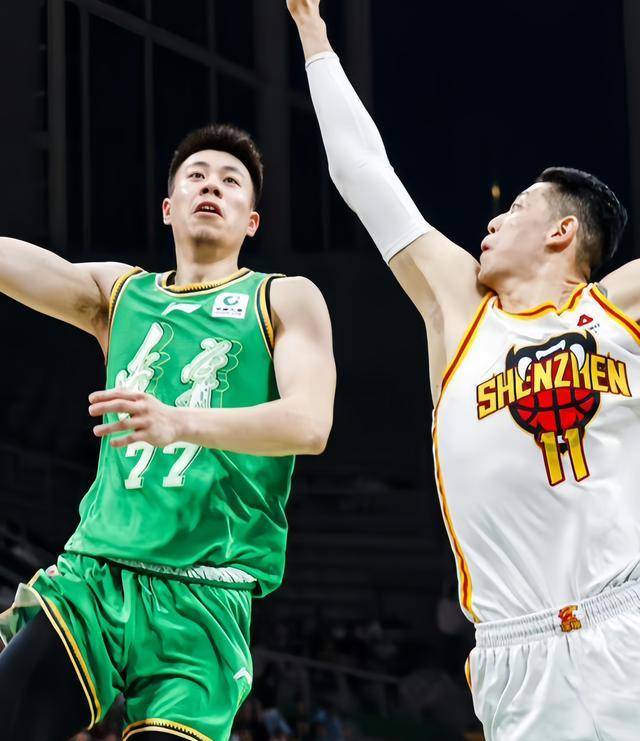 CBA季后赛四强对决：广东、新疆夺冠热门，辽宁、山东实力不容忽视