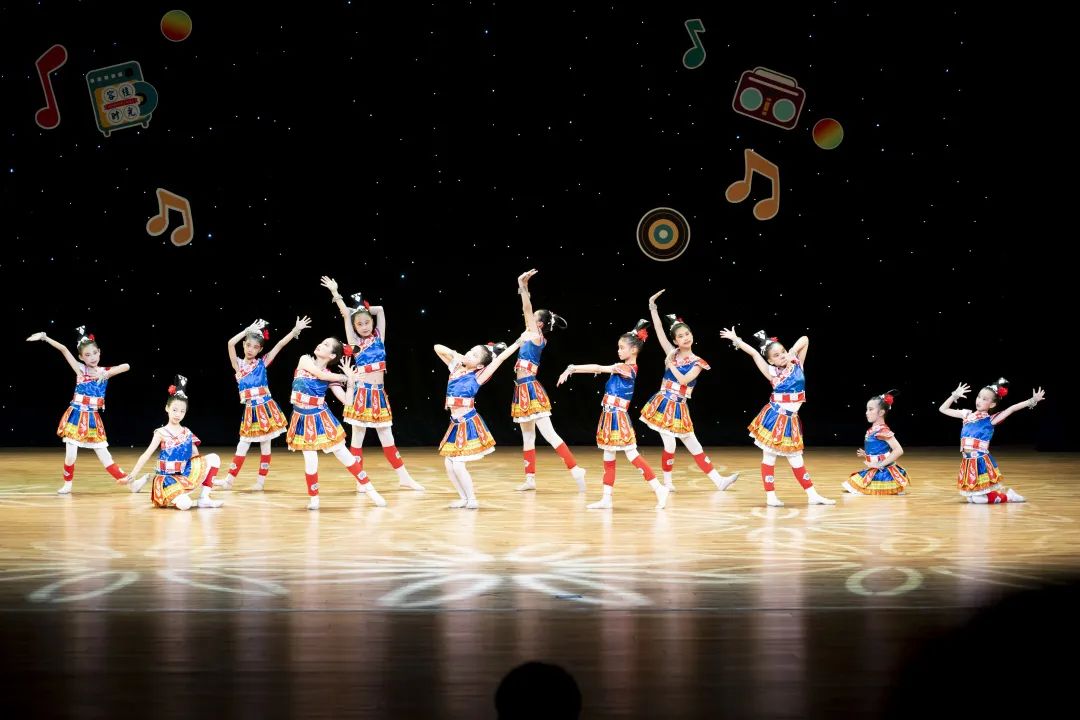 五星级球员集结艺术团队，共谱绝妙乐章